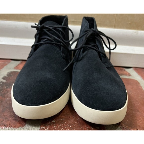 Everlane Black Suede Chukka Boots with Minimalist Design main image 9